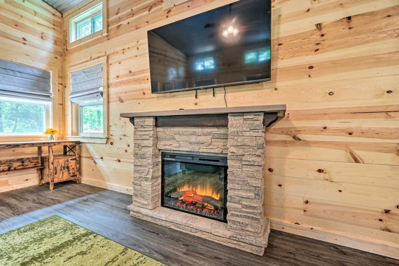 Stylish Cabin By Beavers Bend Hot Tub And Fire Pit Broken Bow Exteriör bild