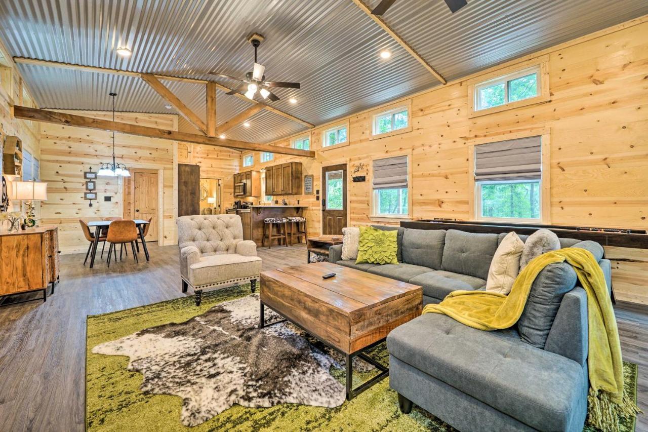 Stylish Cabin By Beavers Bend Hot Tub And Fire Pit Broken Bow Exteriör bild