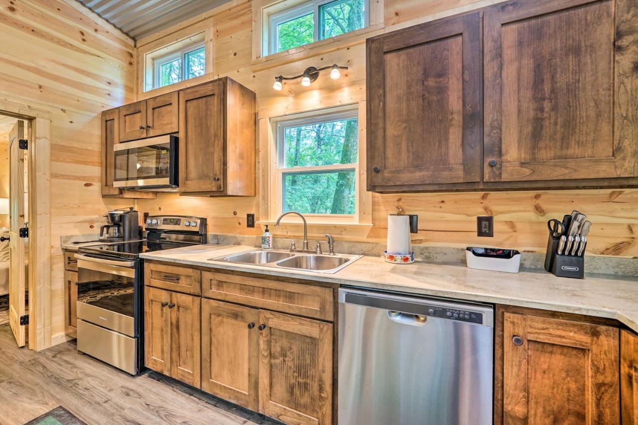 Stylish Cabin By Beavers Bend Hot Tub And Fire Pit Broken Bow Exteriör bild