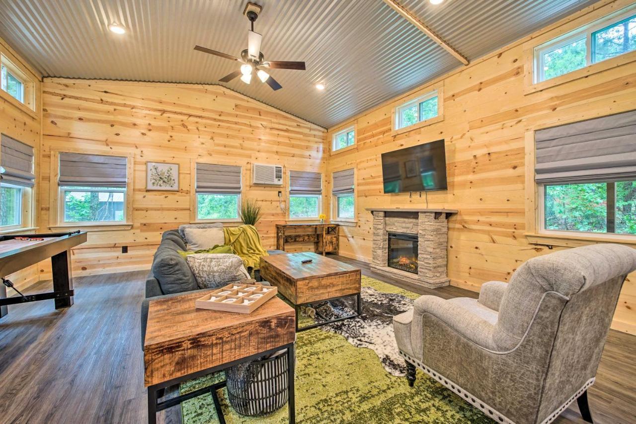 Stylish Cabin By Beavers Bend Hot Tub And Fire Pit Broken Bow Exteriör bild