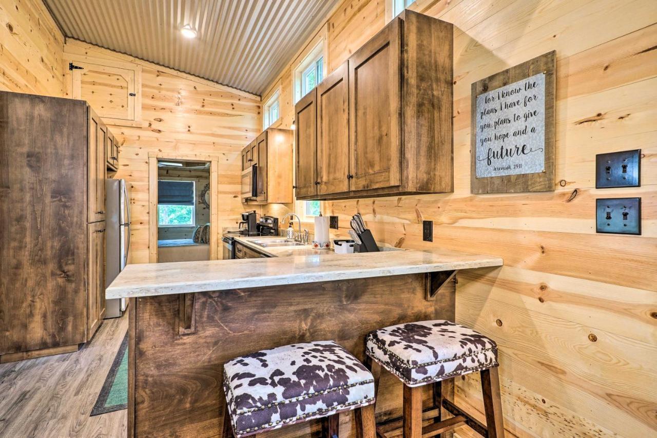 Stylish Cabin By Beavers Bend Hot Tub And Fire Pit Broken Bow Exteriör bild
